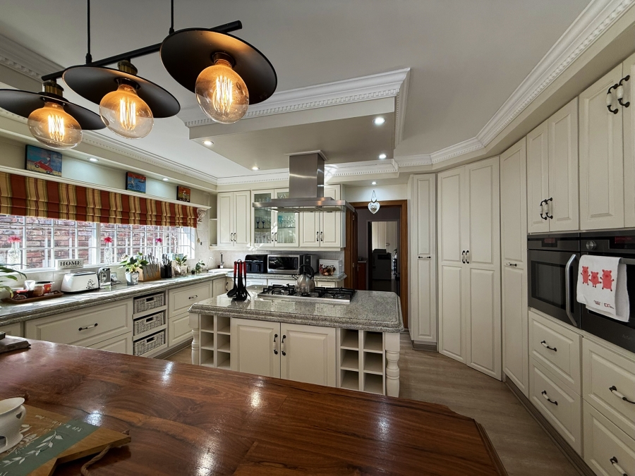 3 Bedroom Property for Sale in Van Der Hoff Park North West
